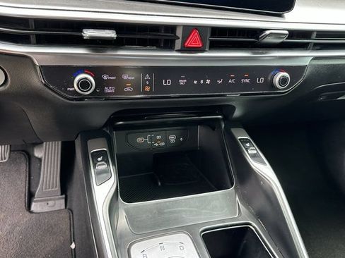 Used 2025 Kia Sorento EX w/ EX Panoramic Sunroof Package FWD image 28