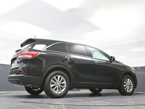 Used 2017 Kia Sorento L FWD image 22