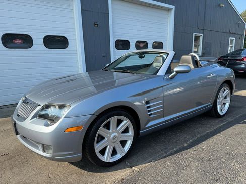 Used 2005 Chrysler Crossfire Limited RWD image 1