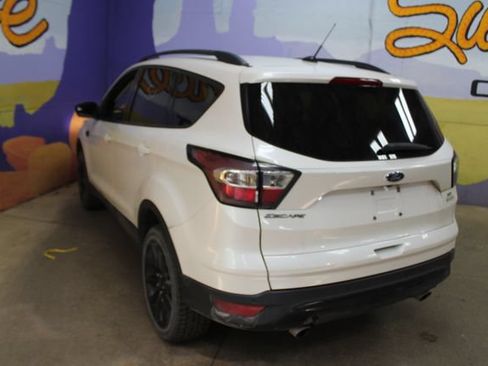 Used 2017 Ford Escape SE w/ Equipment Group 201A FWD image 6