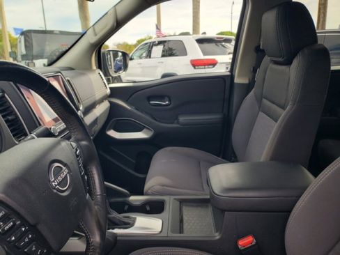 Used 2022 Nissan Frontier SV image 10