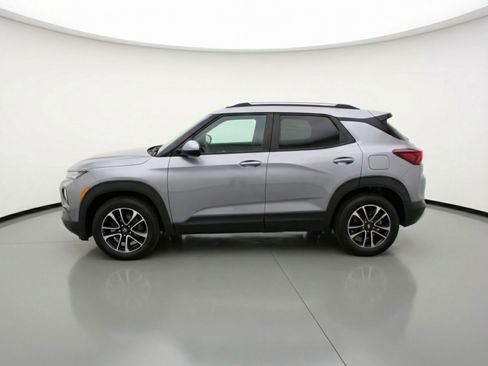 Used 2025 Chevrolet TrailBlazer LT FWD image 5