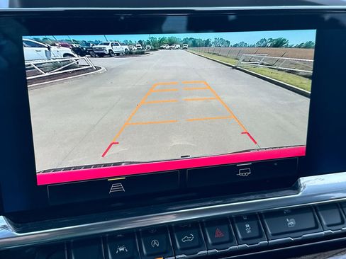 Used 2025 Chevrolet Silverado 1500 LT image 17