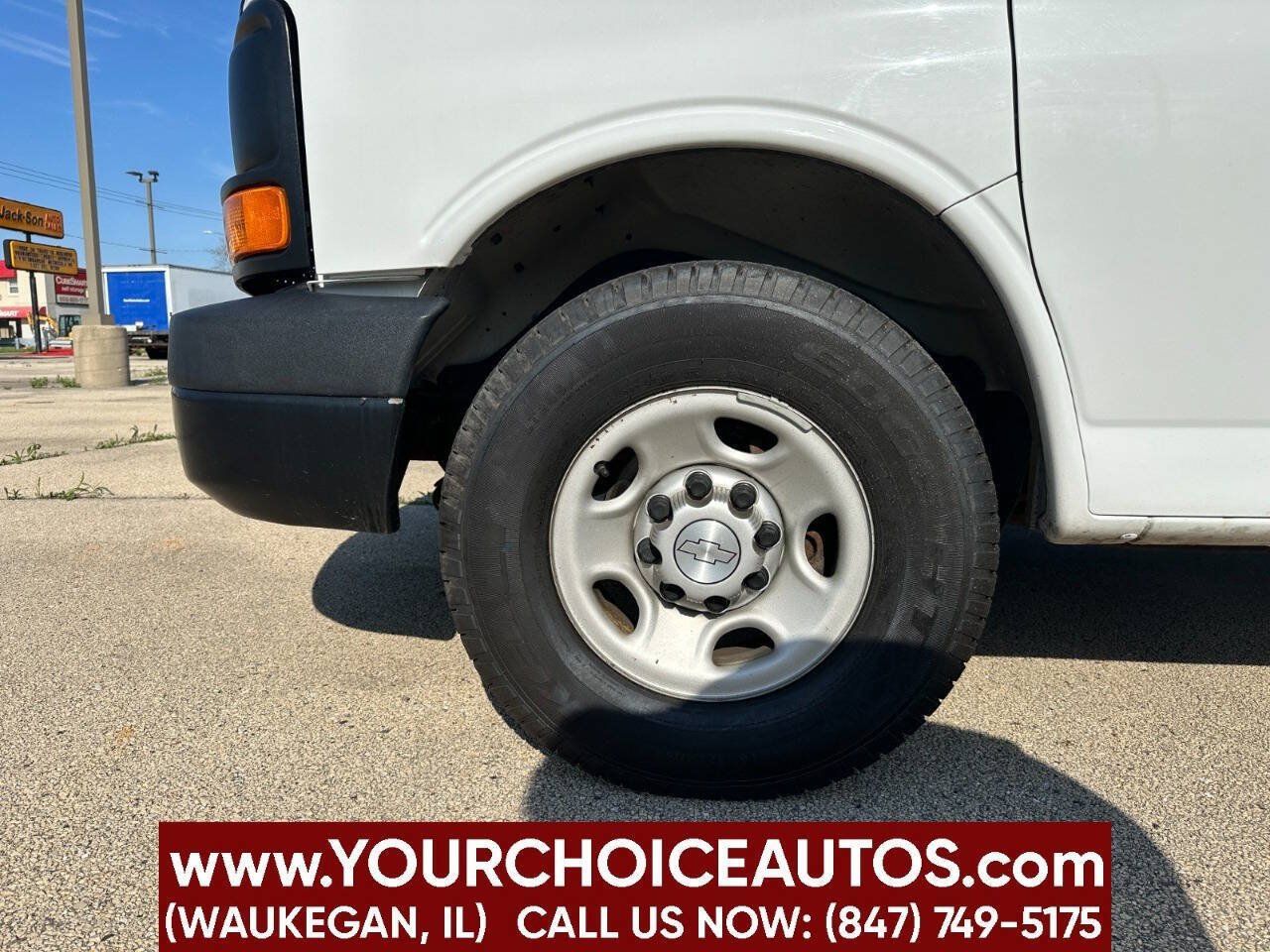 Used 2016 Chevrolet Express 2500 RWD image 21