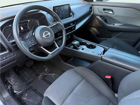 Used 2022 Nissan Rogue SV image 12