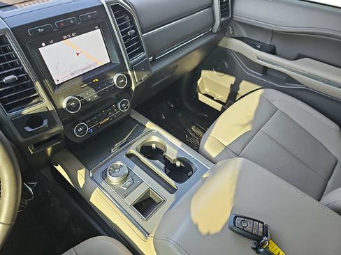 Used 2019 Ford Expedition XLT w/ Equipment Group 202A RWD image 25