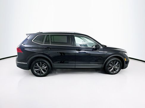 Used 2023 Volkswagen Tiguan SE image 10