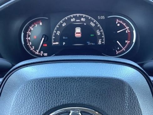 Used 2025 Toyota RAV4 XLE AWD/4WD image 13