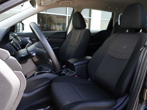 Used 2019 Nissan Rogue S AWD/4WD image 30