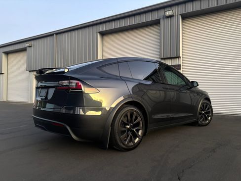 Used 2024 Tesla Model X image 8