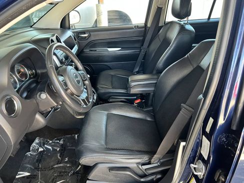 Used 2014 Jeep Compass Latitude w/ Sun/Sound Group AWD/4WD image 8