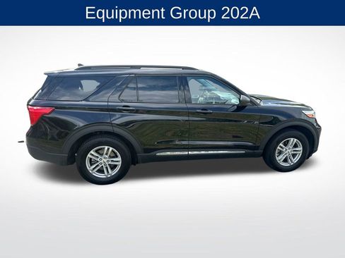 Used 2023 Ford Explorer XLT w/ Equipment Group 202A AWD/4WD image 3