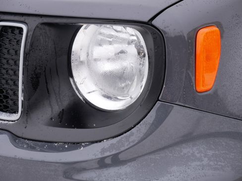 Used 2022 Jeep Renegade Latitude w/ Convenience Group image 16