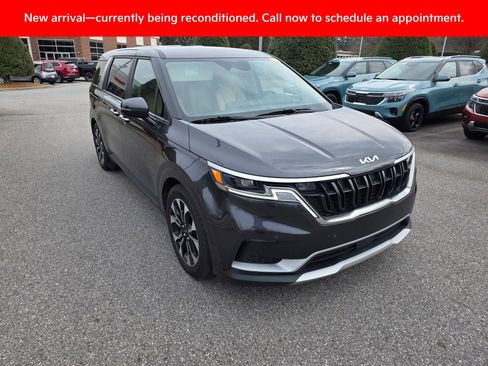 Certified 2023 Kia Carnival EX image 7