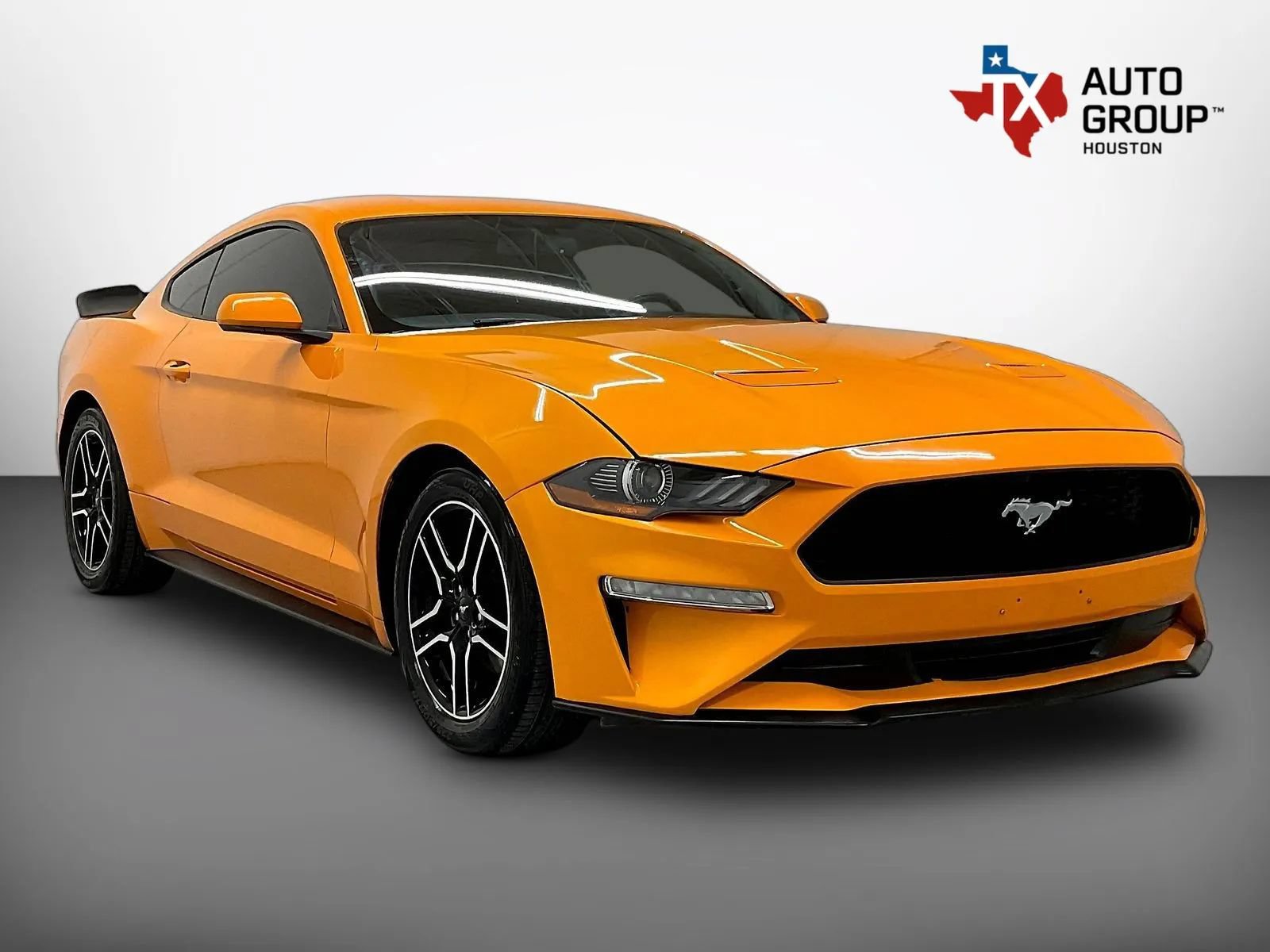 Used 2018 Ford Mustang Coupe RWD image 4