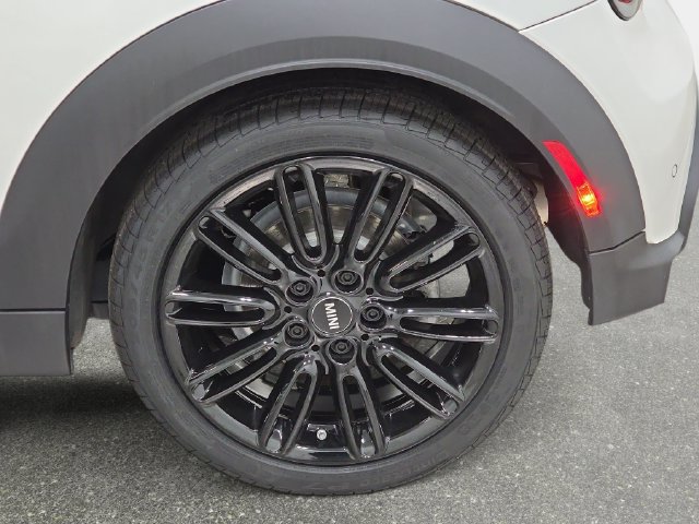 Certified 2024 MINI Cooper S FWD image 28