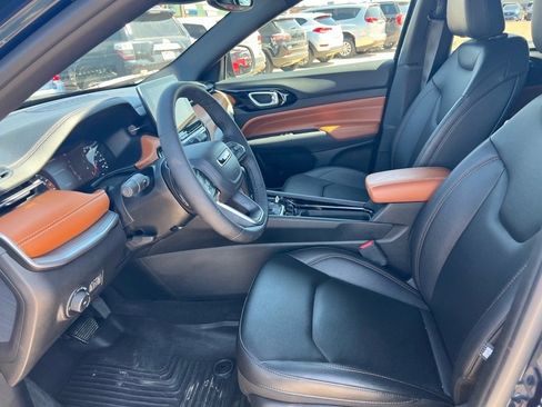 Used 2024 Jeep Compass Limited image 12