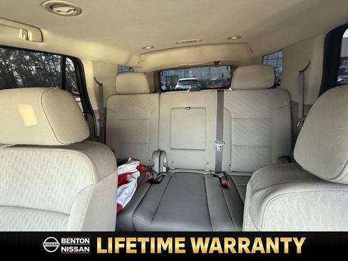 Used 2017 GMC Yukon SLE w/ SLE Value Package image 11