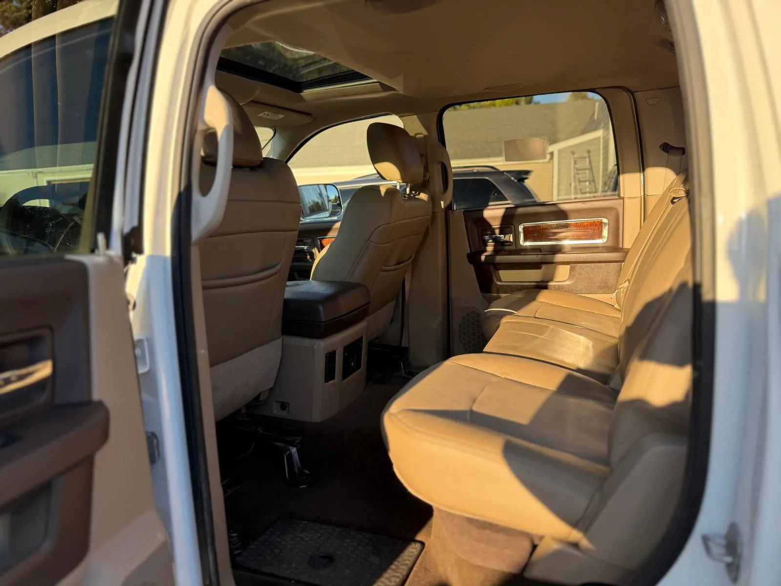 Used 2012 RAM 2500 Laramie w/ Cold Weather Group AWD/4WD image 14