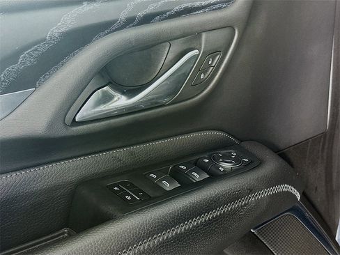 Used 2021 GMC Yukon Denali w/ Denali Premium Package image 18