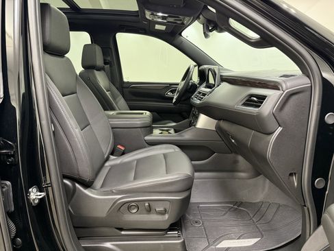 Used 2024 Chevrolet Suburban Z71 w/ Luxury Package image 33