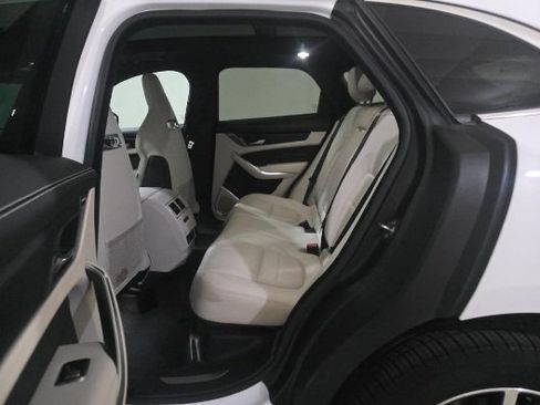 Used 2024 Jaguar F-PACE R-Dynamic S image 7