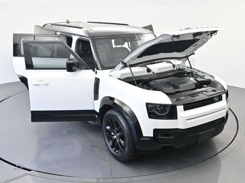 Used 2023 Land Rover Defender 130 X-Dynamic SE AWD/4WD image 37