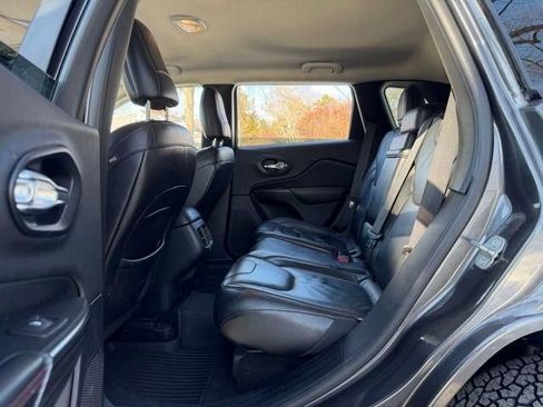 Used 2014 Jeep Cherokee Trailhawk w/ Leather Interior Group AWD/4WD image 25