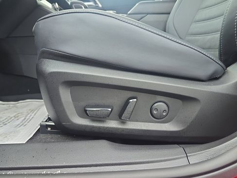 New 2026 Mitsubishi Outlander SE image 13