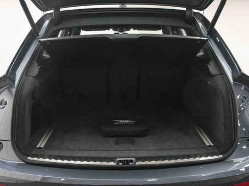 New 2025 Bentley Bentayga image 11