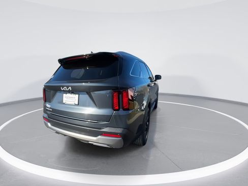 Used 2025 Kia Sorento S image 7