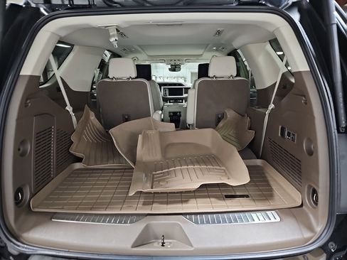 Used 2024 GMC Yukon Denali w/ Advanced Technology Package image 14