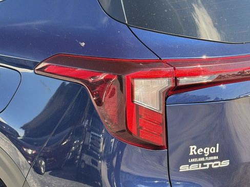 Certified 2025 Kia Seltos EX w/ EX Sunroof Package FWD image 11