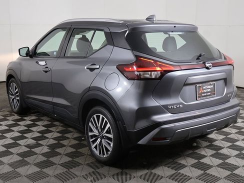 Used 2023 Nissan Kicks SV image 7