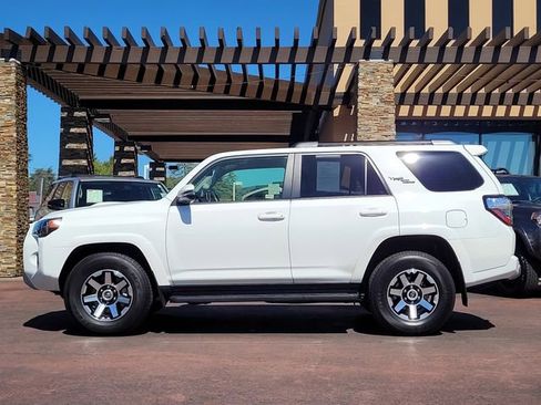 Certified 2024 Toyota 4Runner TRD Off-Road Premium AWD/4WD image 9
