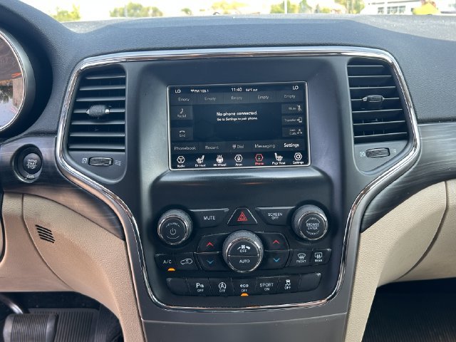 Used 2021 Jeep Grand Cherokee Laredo AWD/4WD image 13