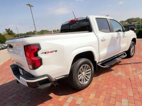 Used 2023 Chevrolet Colorado LT w/ LT Convenience Package II AWD/4WD image 9