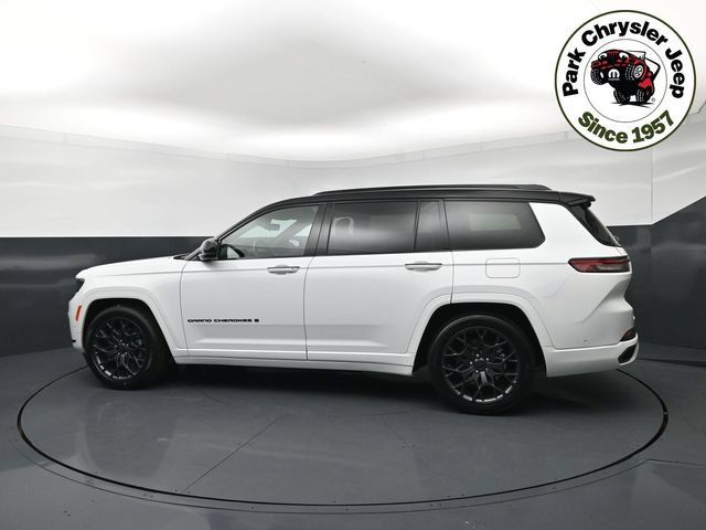 Used 2023 Jeep Grand Cherokee L Summit AWD/4WD image 3