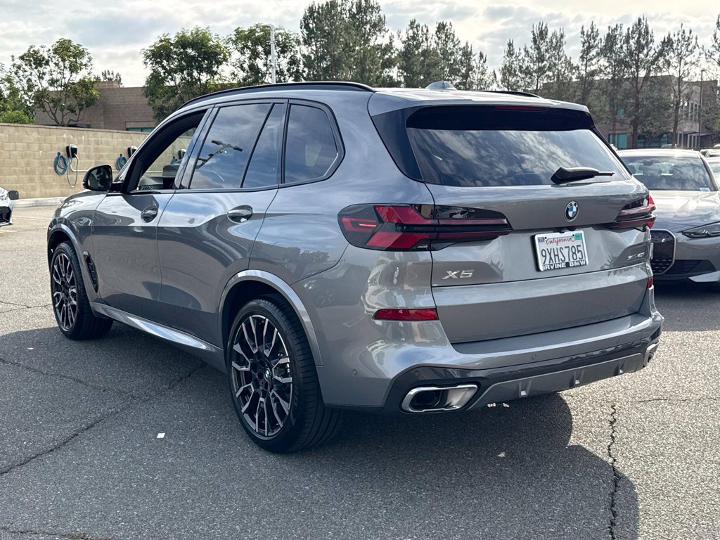 Used 2026 BMW X5 sDrive40i w/ M Sport Package RWD image 12