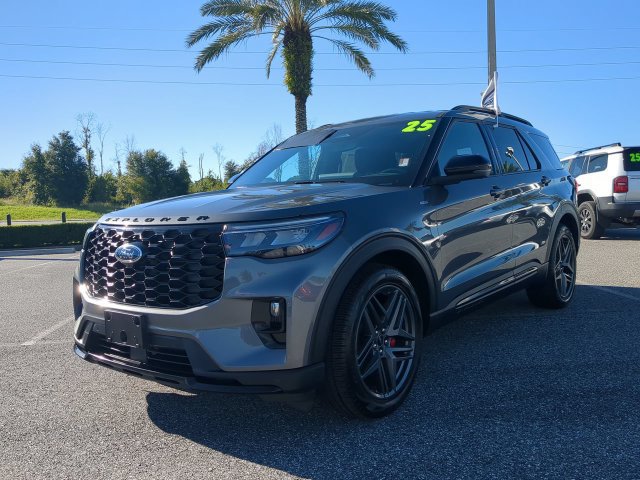 Used 2025 Ford Explorer ST-Line w/ Premium Package RWD image 8