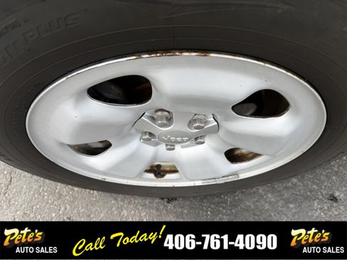 Used 2016 Jeep Cherokee Sport w/ Cold Weather Group AWD/4WD image 9