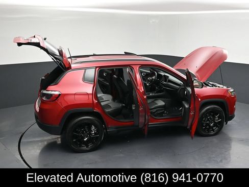 Used 2025 Jeep Compass Latitude w/ Altitude Special Edition AWD/4WD image 32