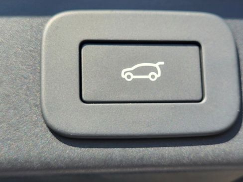 New 2025 Jaguar F-PACE R-Dynamic S image 30