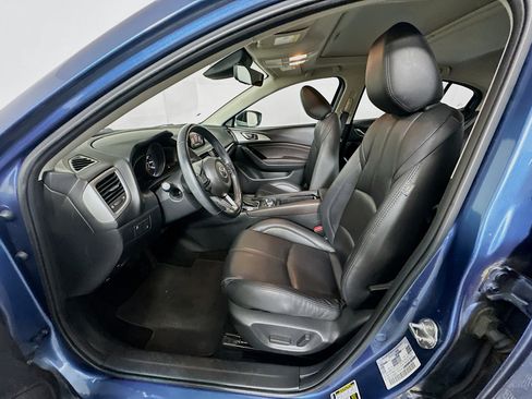Used 2018 MAZDA MAZDA3 Touring image 13