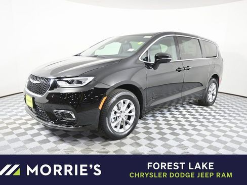 New 2026 Chrysler Pacifica Select image 1