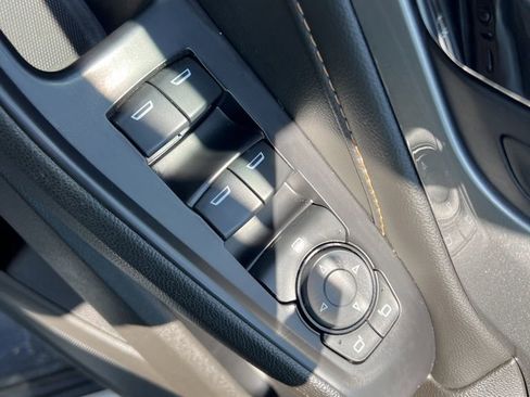 Used 2021 Chevrolet Traverse LS image 12