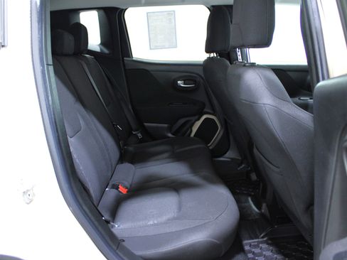 Used 2016 Jeep Renegade Latitude w/ Cold Weather Group image 25