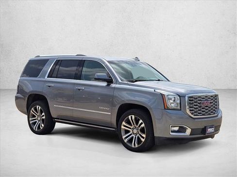 Used 2018 GMC Yukon Denali w/ Denali Ultimate Package AWD/4WD image 3