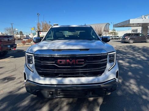 Used 2024 GMC Sierra 1500 SLT image 4