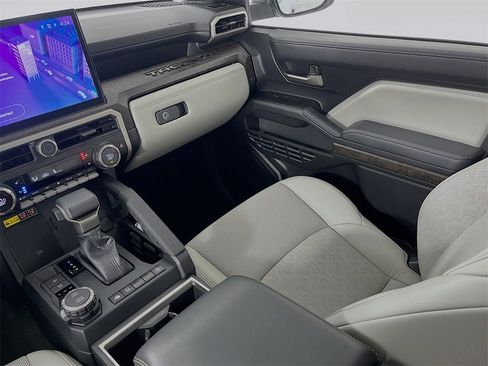 Used 2024 Toyota Tacoma Limited w/ Limited Package (LT) image 23